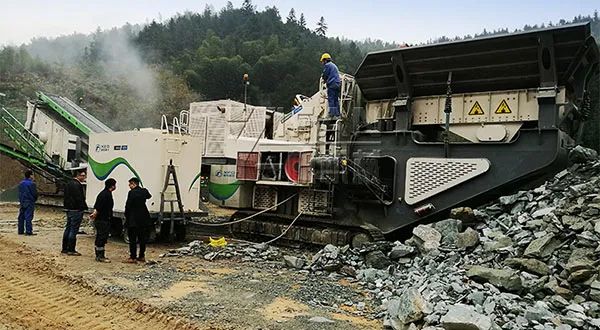 時產(chǎn)值近600萬！山美移動式破碎篩分一體站助力江蘇高碳鉻鐵礦破碎項目建設(shè)
